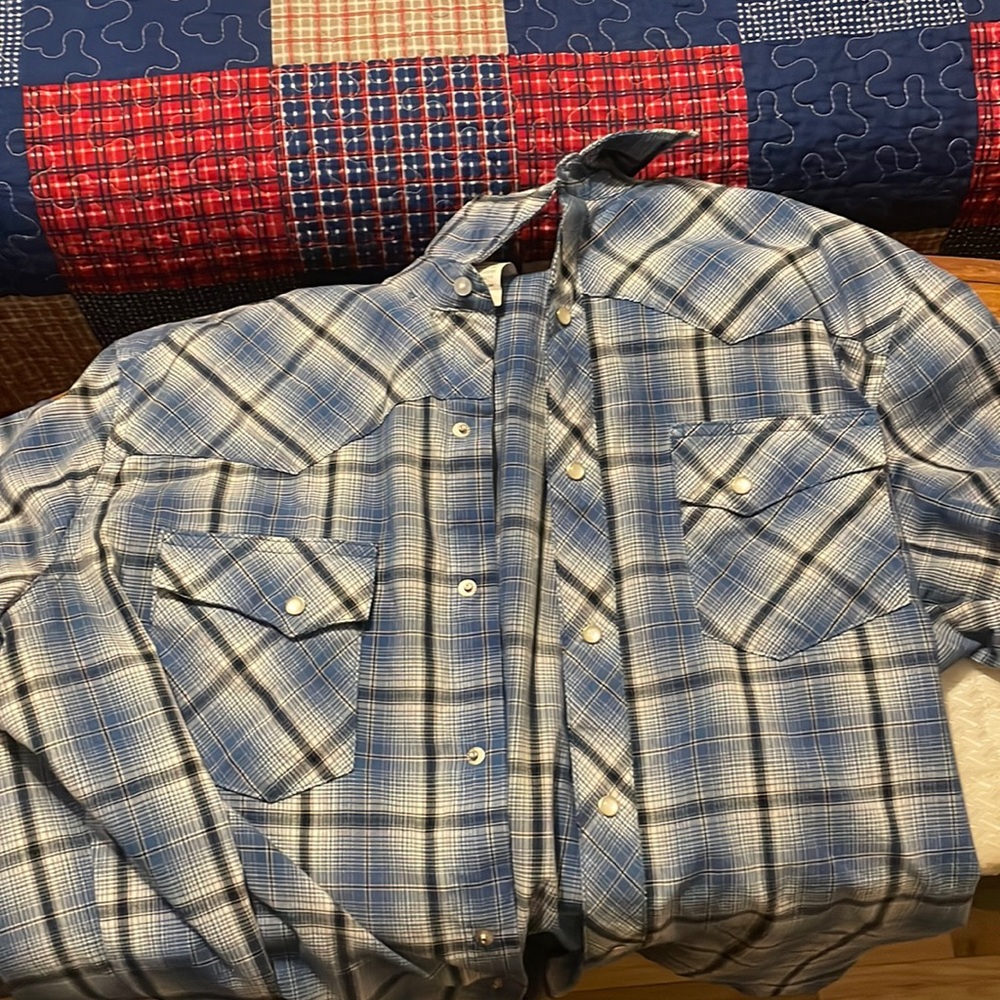 Wrangler wrancher pearl snap